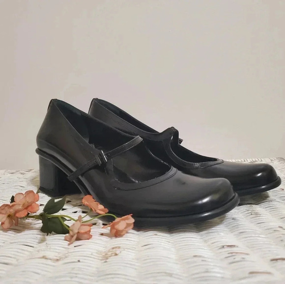 Via SpigaVintage Glossy Black Mary Janes Italy Strap Block Heels 7.5